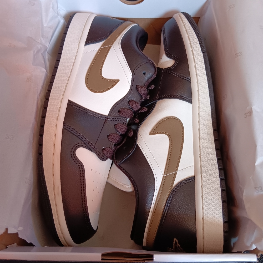 *Like New Air Jordan 1 Shadow Brown